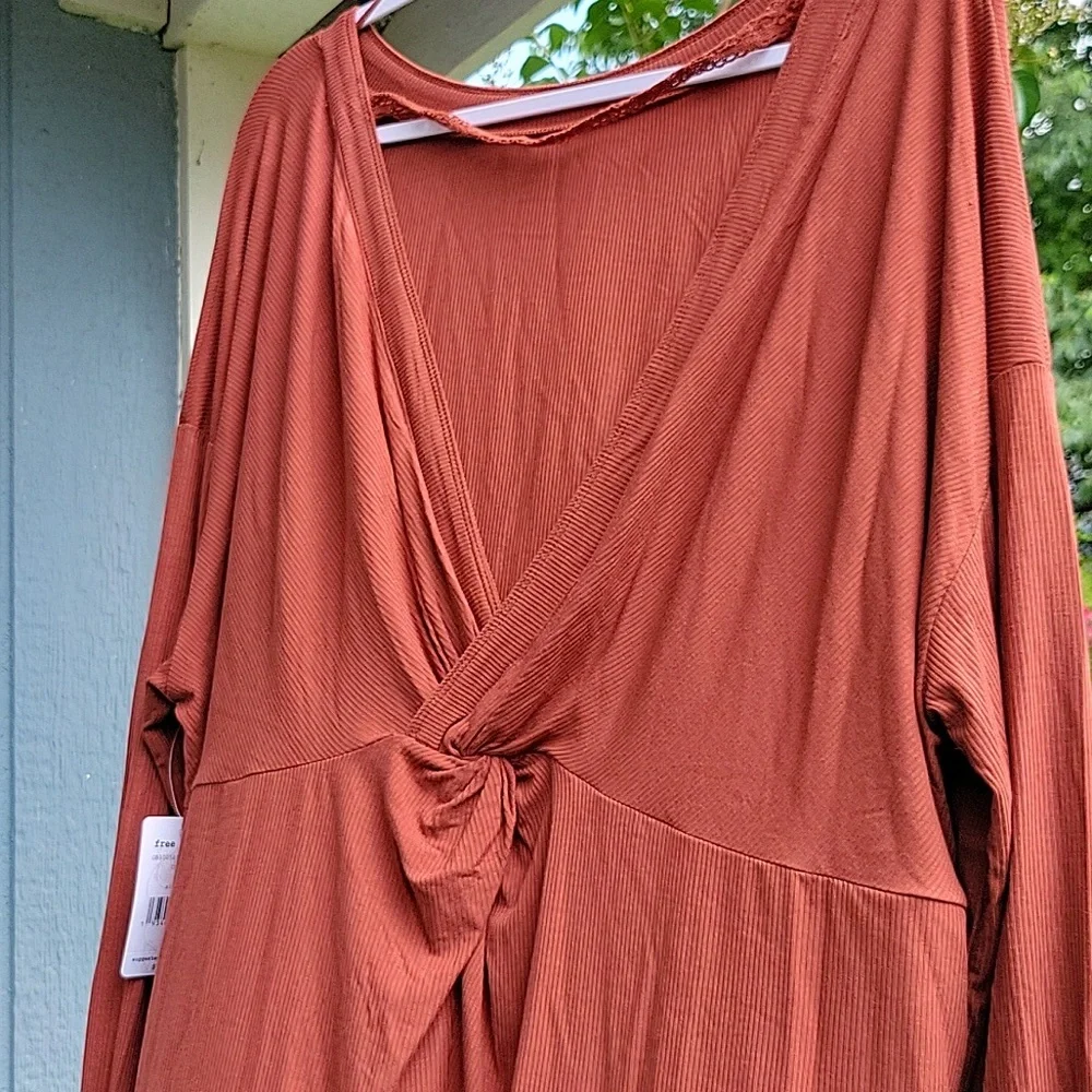 NWT, FREE PEOPLE COWBOY MED TOP in Rust color - Picture 3 of 14